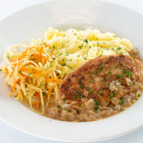 Котлета с соусом Демиглас с луком и картофельным пюре