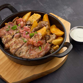 Свинина с грибами и картофелем